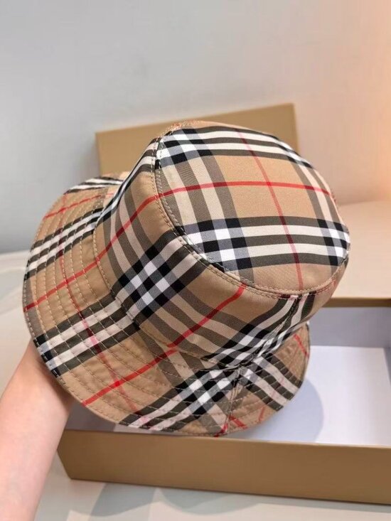 Burberry Vintage Check Beige Bucket Hat